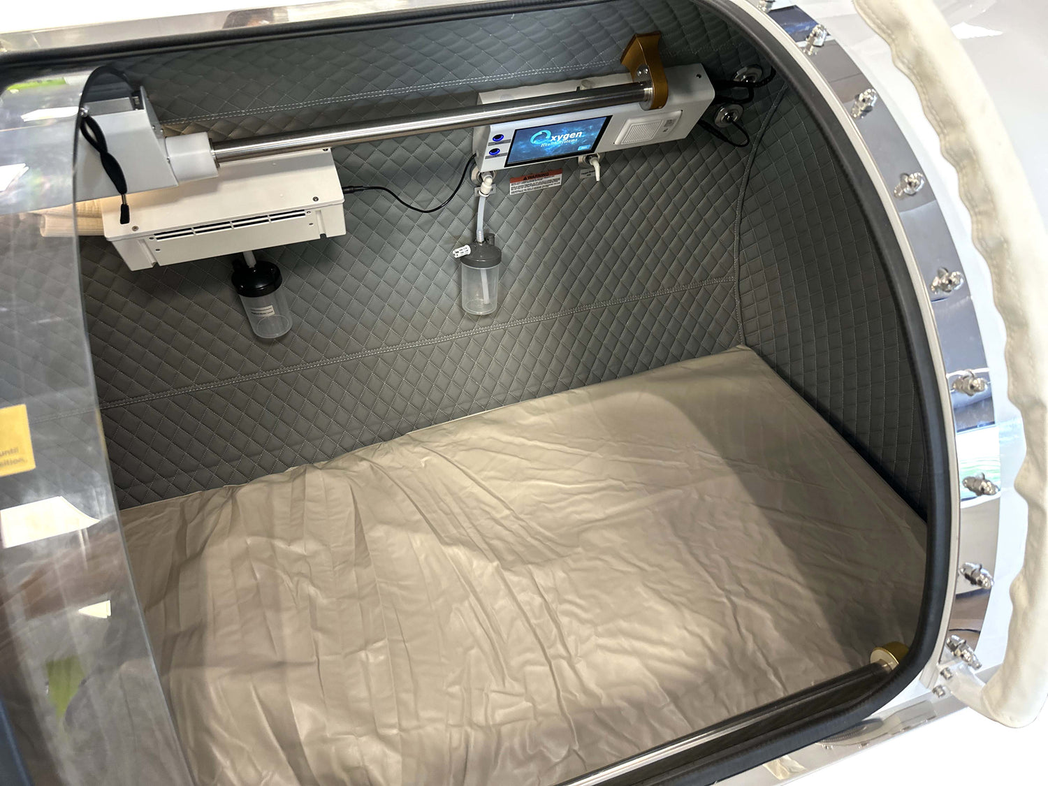 40-Inch White Hard Shell Hyperbaric Oxygen Chamber – 2.0 ATA