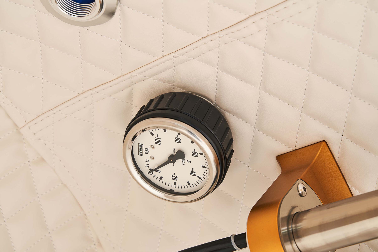 34-Inch Hard Shell Hyperbaric Oxygen Chamber – 2.0 ATA